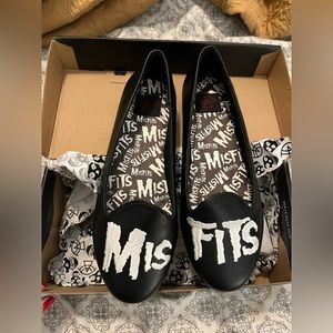 NIB Misfits flats 9